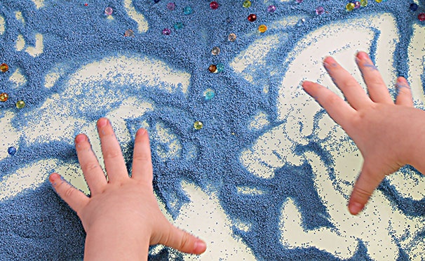 Скидка на Скидка до 56% на мастер-класс по рисованию песком для детей и взрослых в арт-студии «Рисуем песком»