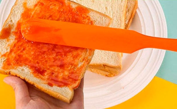 Скидка на Кешбэк 157р. от покупки оранжевого силиконового ножа для приготовления еды