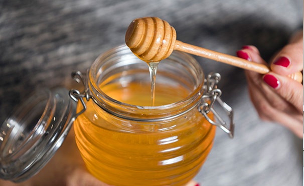 Скидка на Скидка 33% на покупку меда разнотравье от компании «Уральский мед»: 3 литра по цене 2!