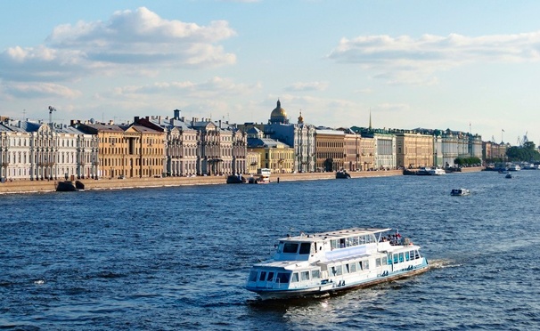 Скидка на Экскурсии по рекам и каналам Санкт-Петербурга для одного, двоих или четверых от «Бюро экскурсий по рекам и каналам». Скидка до 63%