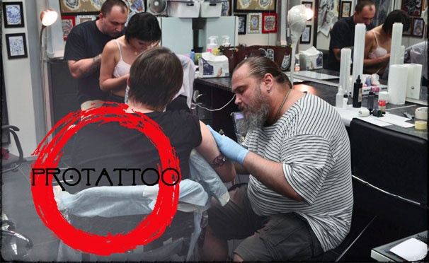 Скидка на Художественные татуировки, тату в виде надписи, перманентный макияж в профессиональной студии художественной татуировки Pro-Tattoo. Скидка до 83%