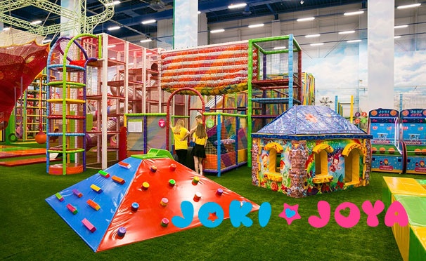 Скидка на Целый день развлечений для детей в семейном парке активного отдыха Joki Joya в ТРЦ «Саларис»: веревочный лабиринт, батуты, игровая зона и не только. Взрослые с детьми проходят бесплатно. Скидка 40%