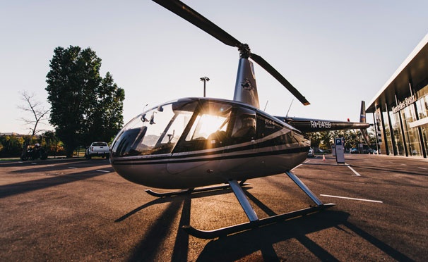 Скидка на Скидка до 69% на полет на вертолете Robinson R44 для одного, двоих или троих от компании «АэроБэйс»