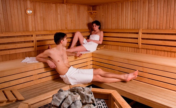 Скидка на Отдых в сауне «Брызги»: финские парные, бассейн, бильярд, караоке, комната отдыха и не только. Скидка до 56%