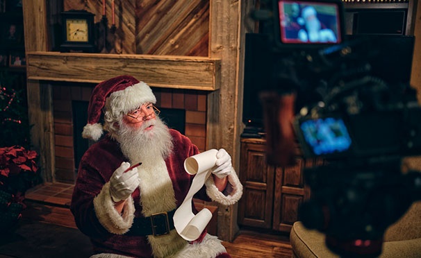 Скидка на Именное новогоднее видеопоздравление от Деда Мороза от студии «МорозкоTV» со скидкой до 70%