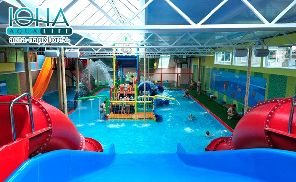 Скидка на Скидка до 58% на целый день водных развлечений для детей или взрослых в будни или выходные в аквапарке «Аква-Юна»: сауна, хаммам, джакузи и не только
