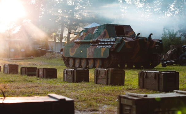 Скидка на Поездка на ПТ-САУ Jagdpanther для одного или компании до 3 человек с вождением, полным инструктажем, фотосессией и не только от военно-патриотического клуба «Резерв». Скидка до 56%