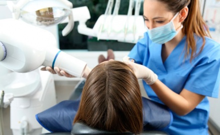 УЗ-чистка зубов и лечение кариеса
