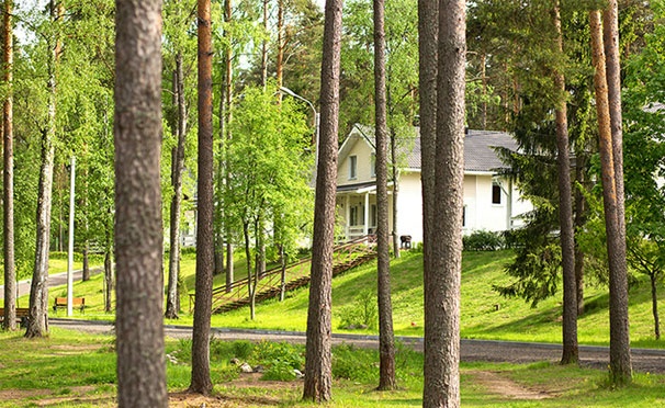 Скидка на Скидка 40% на проживание в коттедже с сауной и камином для компании до 7 человек на базе отдыха «Аврора» в Ленинградской области
