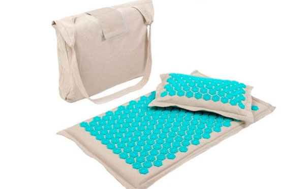 Скидка на Кешбэк 490р. от покупки акупунктурного массажного коврика с наполнителем из кокоса и подушкой из льна