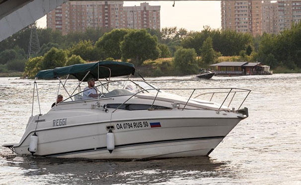 Скидка на Прогулка на яхте для компании до 6 человек от компании Boat REGGI. Скидка до 27%