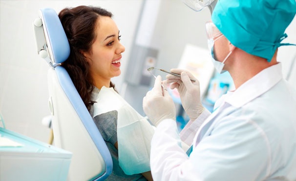 Скидка на Ультразвуковая чистка зубов с AirFlow, лечение кариеса любой сложности с установкой светоотверждаемой пломбы или удаление зубов в стоматологии на Рижской. Скидка до 92%