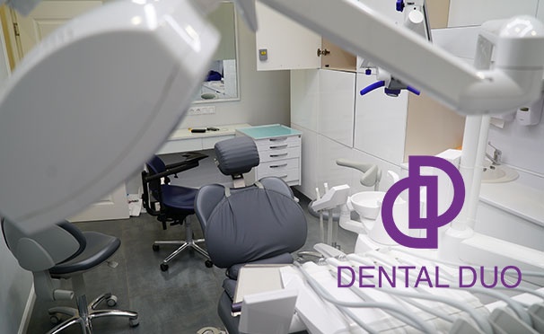 Скидка на Профессиональная гигиена полости рта и отбеливание Amazing White Professional в стоматологии Dental Duo. Скидка до 69%