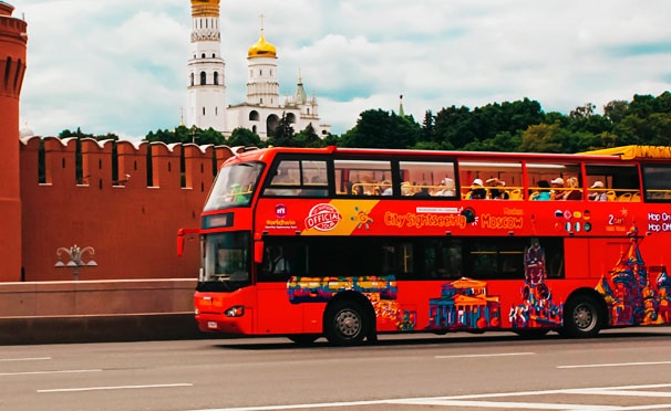 Скидка на Скидка 10% на посещение обзорной экскурсии по Москве на легендарном 2-этажном автобусе по системе Hop-on Hop-off в течение 24 часов