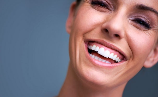 Скидка на Установка 1, 2 или 3 зубных имплантатов в стоматологической клинике VIP-класса «Умная стоматология» со скидкой до 41%