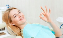 Отбеливание, лечение и чистка зубов