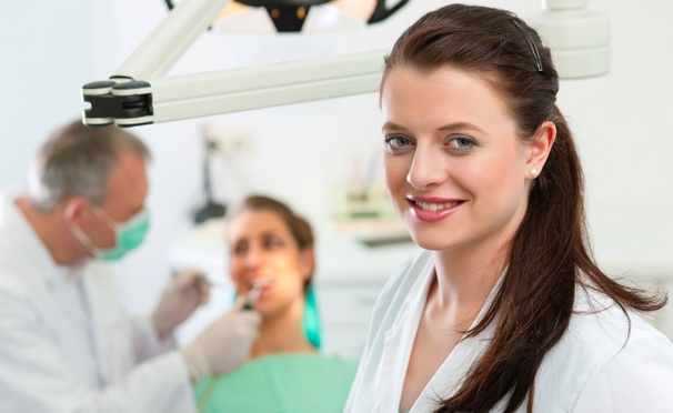Скидка на Стоматологические услуги в клинике Smile Power: имплантация, отбеливание зубов, установка коронки или пломбы, имплантаты и не только! Скидка до 88%