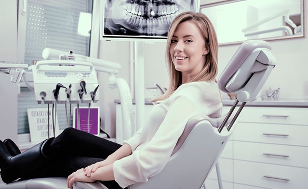 Скидка на Скидка до 81% на установку имплантата или брекет-системы на выбор в стоматологической клинике Zubof