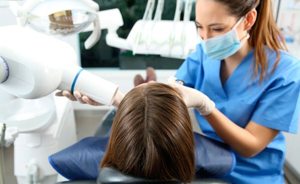 Скидка на Гигиена полости рта в клинике «Доктор +»: консультация стоматолога, УЗ-чистка, Air Flow, полировка и шлифовка зубов и не только. Скидка до 78%
