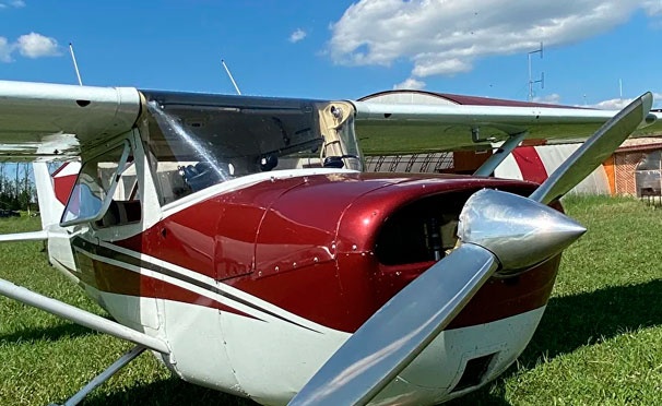 Скидка на Увлекательный полет на самолете Cessna 150, мастер-класс по пилотированию, фотосессия с самолетом, инструктаж и многое другое от проекта Kudri Fly In со скидкой 50%